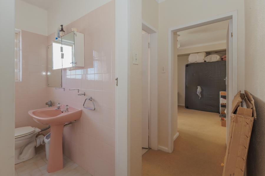 2 Bedroom Property for Sale in Sea Point Western Cape